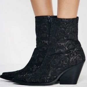 NWOT JEFFREY CAMPBELL X FREE PEOPLE Peyton